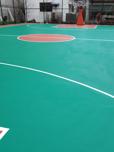 仪陇 球场长期使用易出现地面开裂